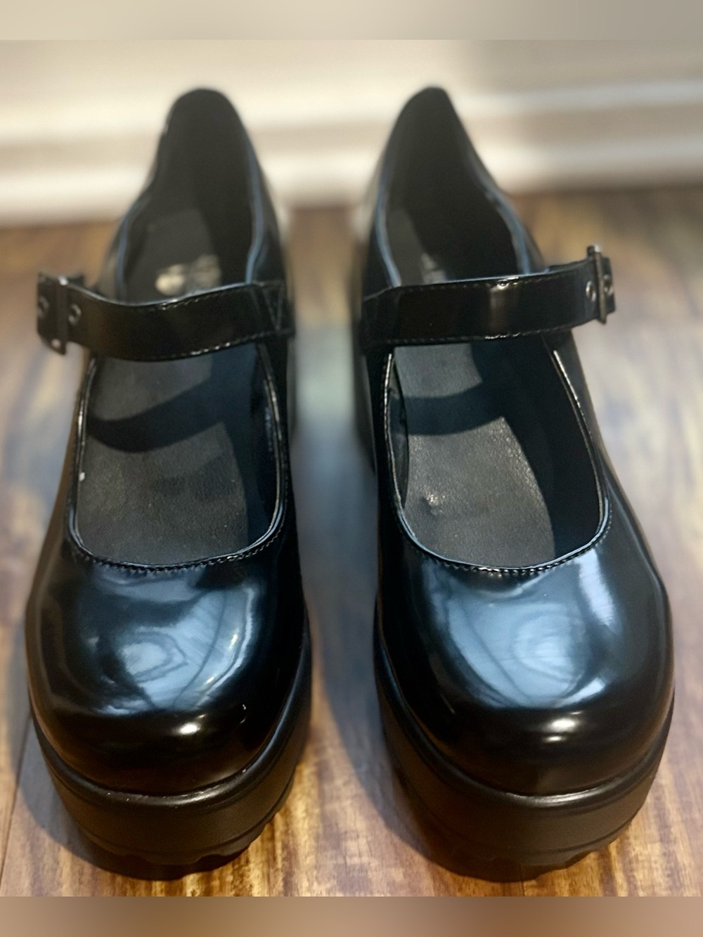 Faux leather platform Mary Jane shoes, Seychelles brand Chunky Sole Women’s 6.5